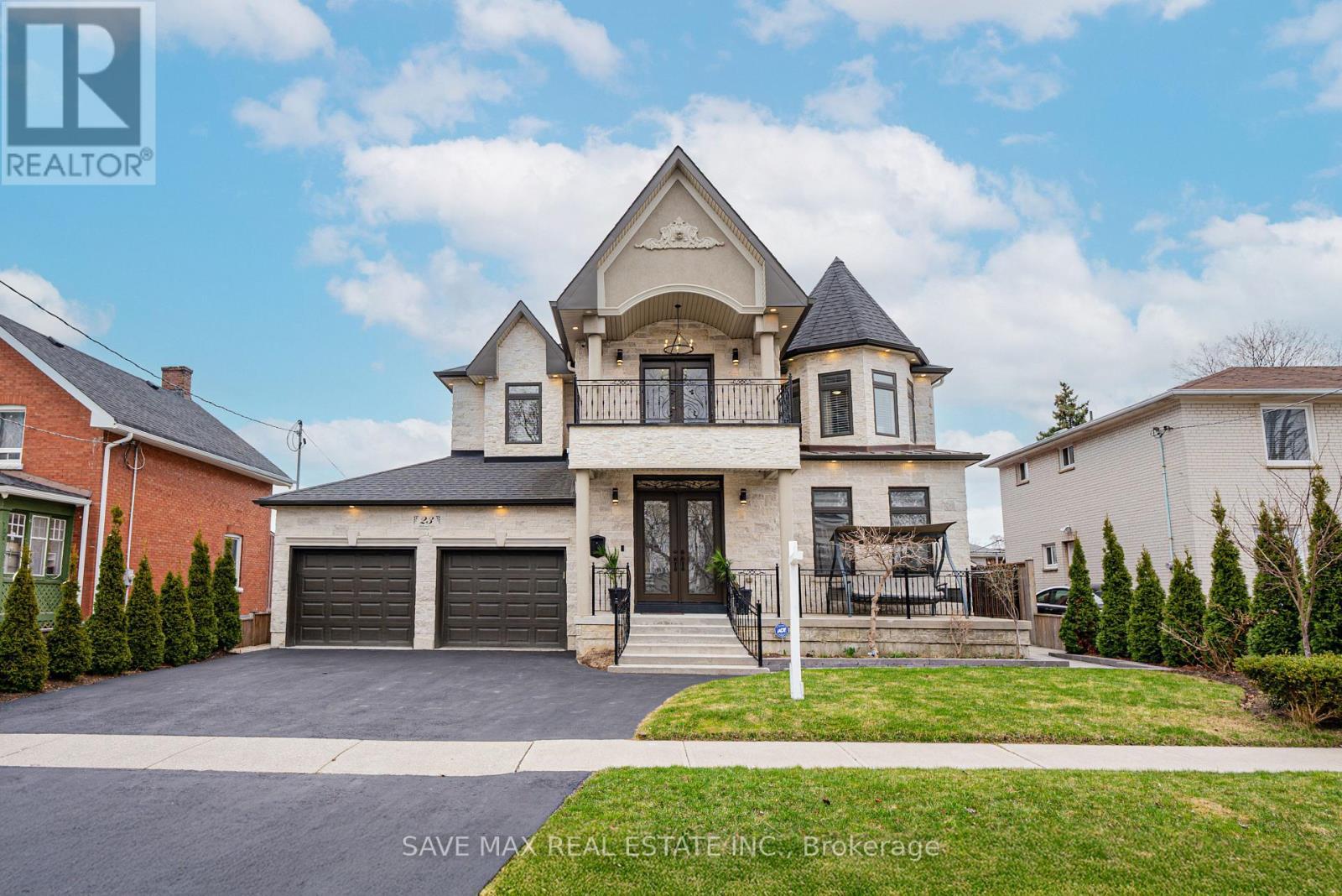 23 Hillcrest Avenue, Brampton, ON - Outdoor With Deck Patio Veranda With Facade