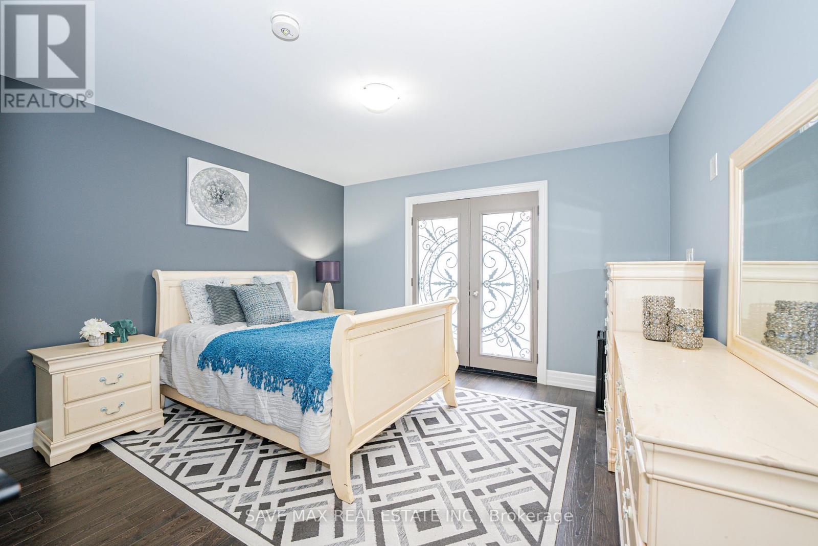 23 Hillcrest Avenue, Brampton, ON - Indoor Photo Showing Bedroom