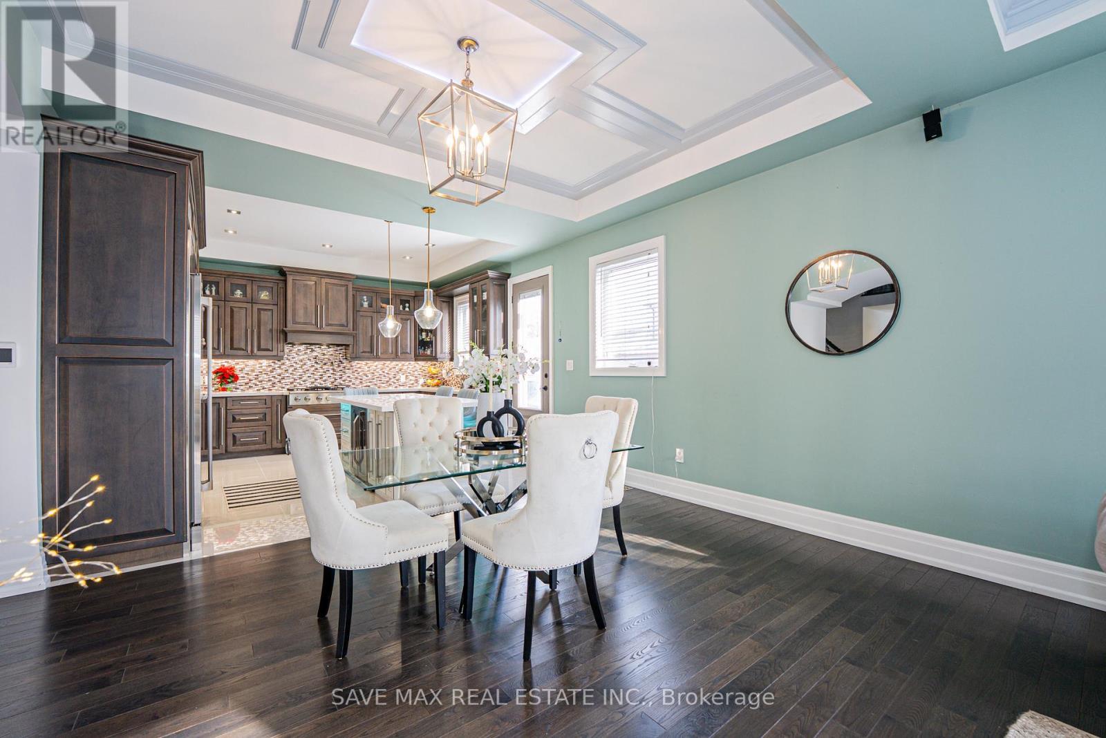 23 Hillcrest Avenue, Brampton, ON - Indoor Photo Showing Dining Room