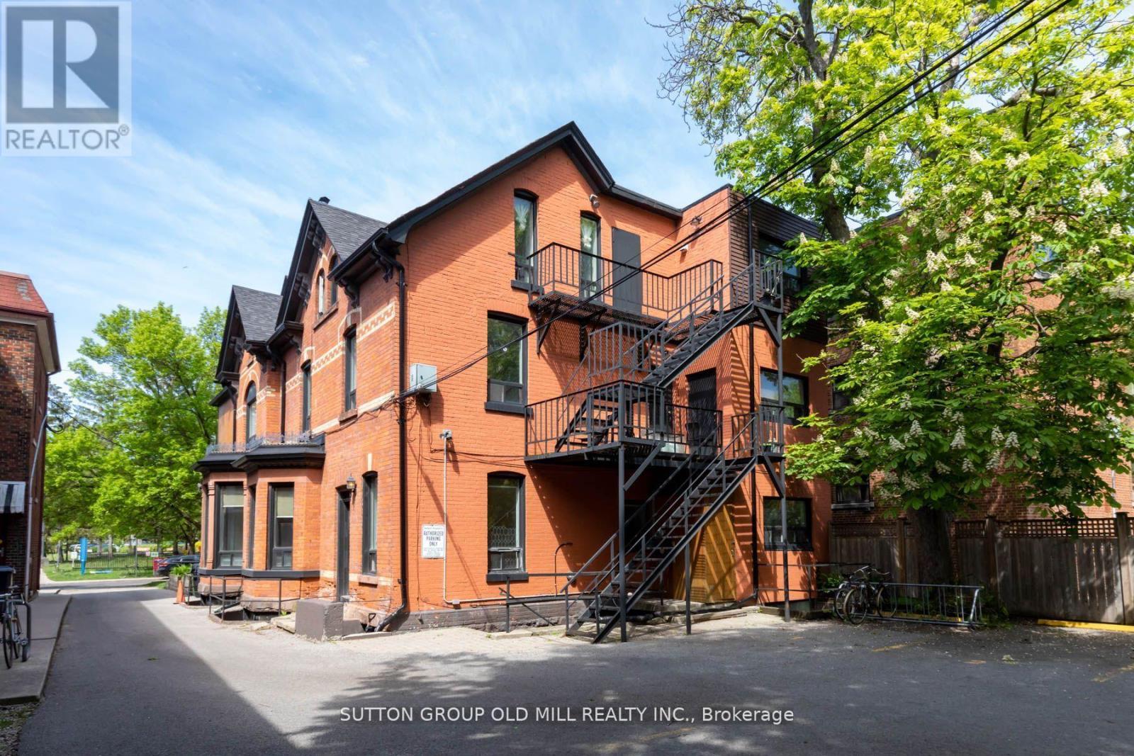 201 - 133 Dunn Avenue, Toronto, ON - Outdoor