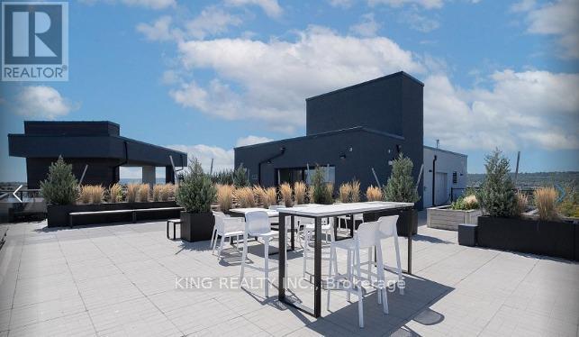 306 - 600 North Service Road, Hamilton, ON - Outdoor