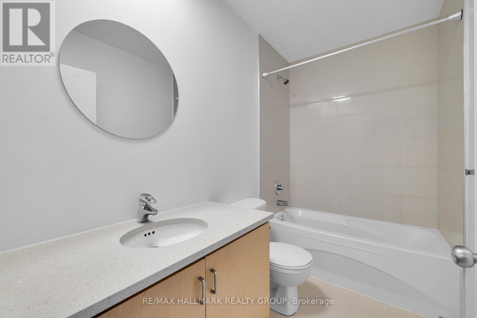 210 - 180 York Street, Ottawa, ON - Indoor Photo Showing Bathroom