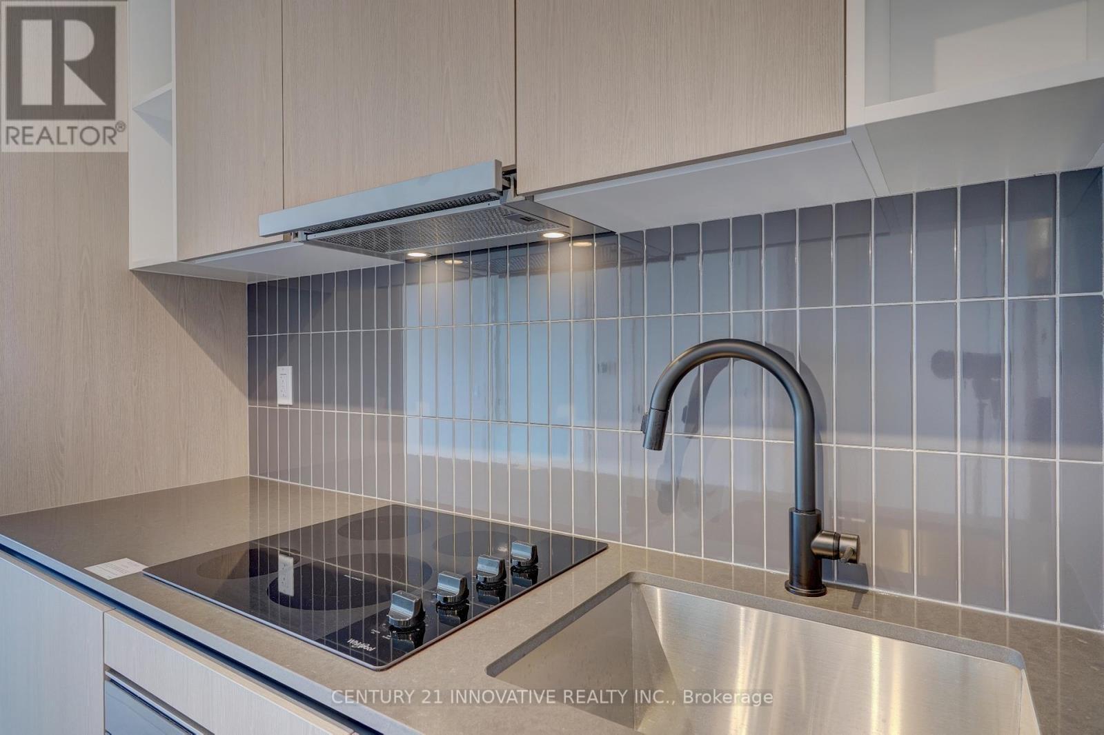 1501 - 10 Graphophone Grove, Toronto, ON - Indoor Photo Showing Kitchen