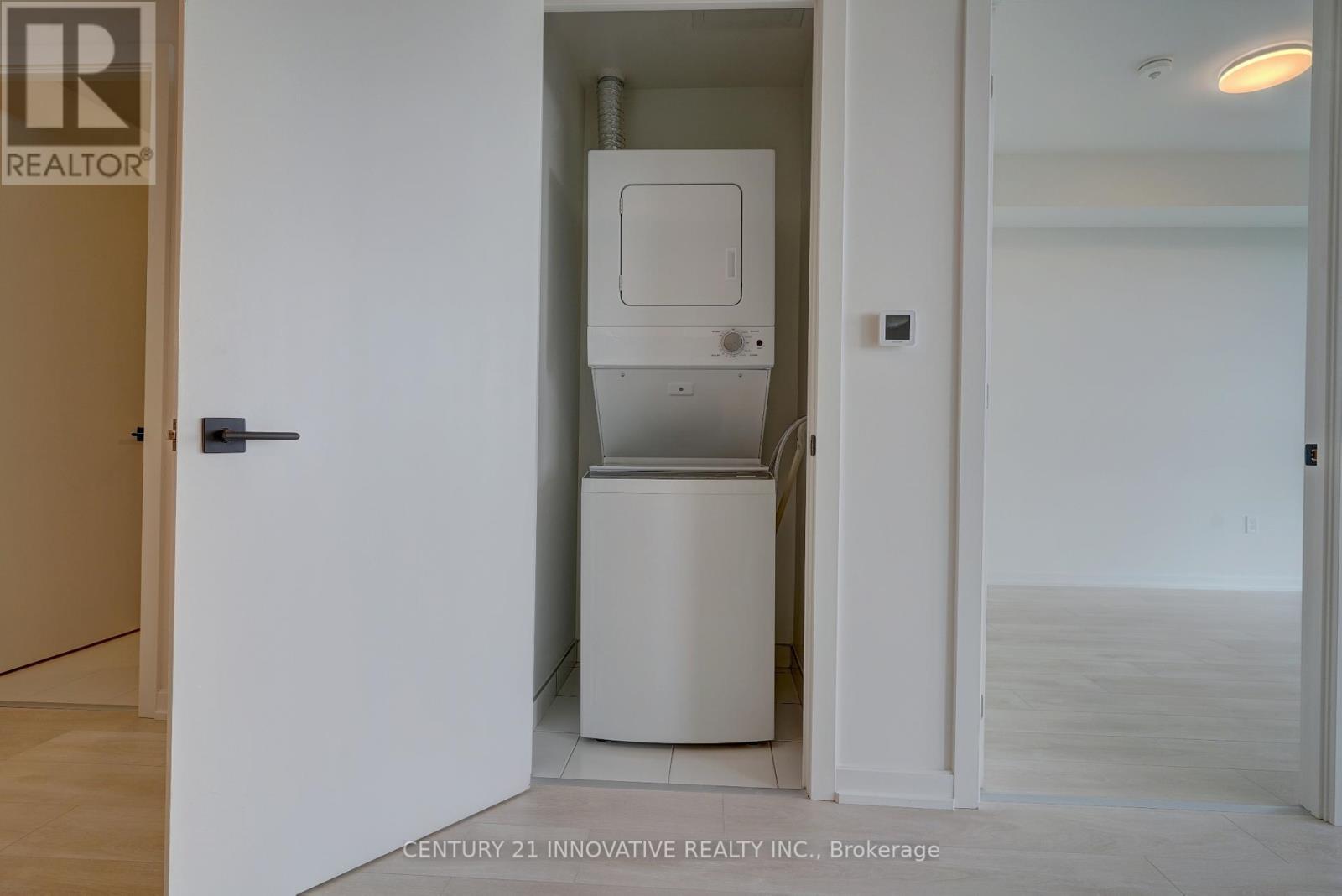 1501 - 10 Graphophone Grove, Toronto, ON - Indoor Photo Showing Laundry Room