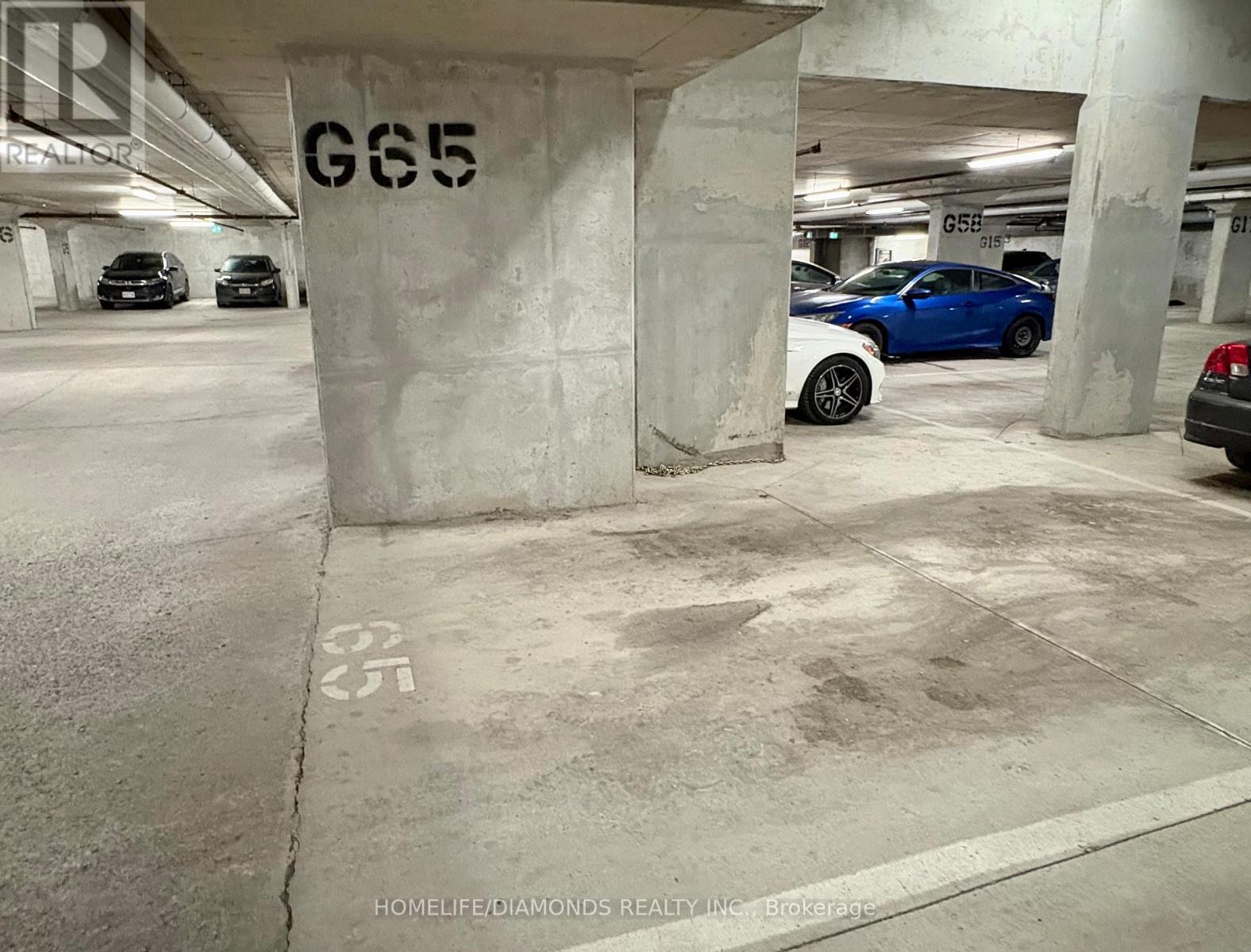 811 - 150 Water Street N, Cambridge, ON - Indoor Photo Showing Garage