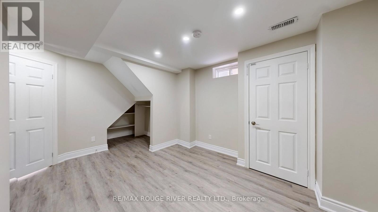 Bsmt - 5 Malthouse Crescent, Ajax, ON - Indoor