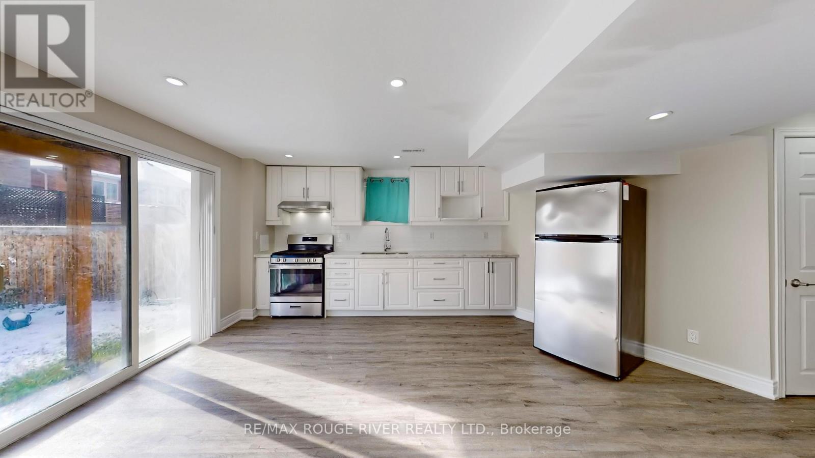 Bsmt - 5 Malthouse Crescent, Ajax, ON - Indoor Photo Showing Kitchen
