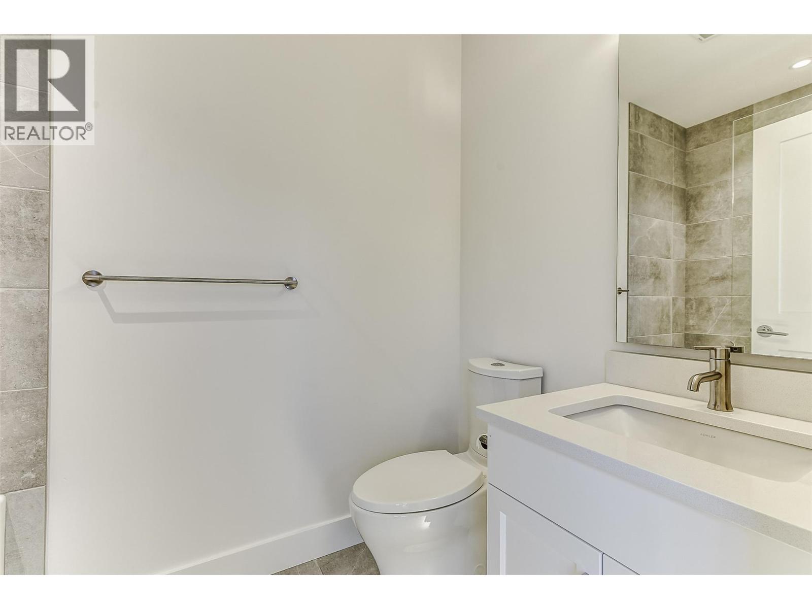 1308 Richter Street Unit# 106, Kelowna, BC - Indoor Photo Showing Bathroom