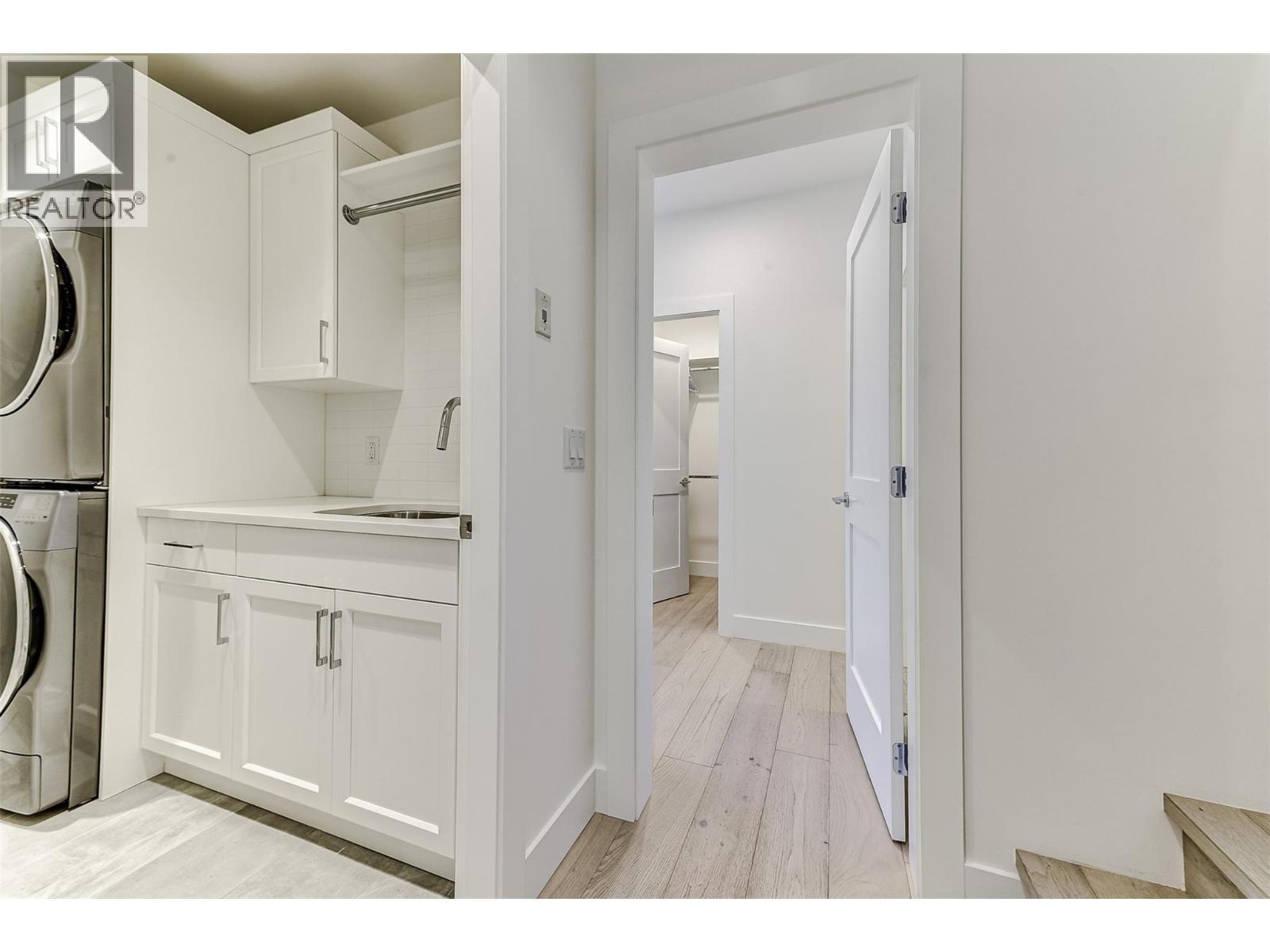 1308 Richter Street Unit# 106, Kelowna, BC - Indoor Photo Showing Laundry Room