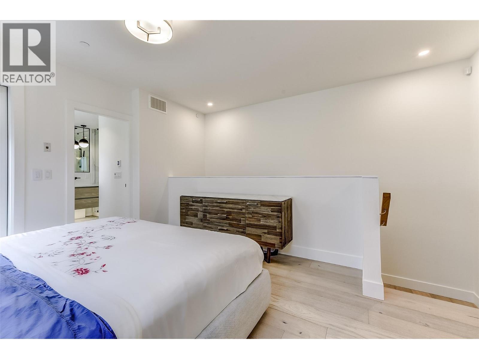 1308 Richter Street Unit# 106, Kelowna, BC - Indoor Photo Showing Bedroom