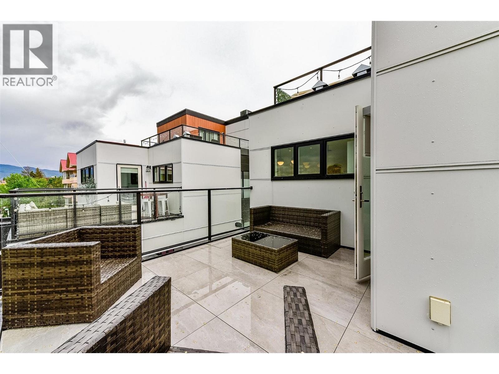 1308 Richter Street Unit# 106, Kelowna, BC - Outdoor With Exterior