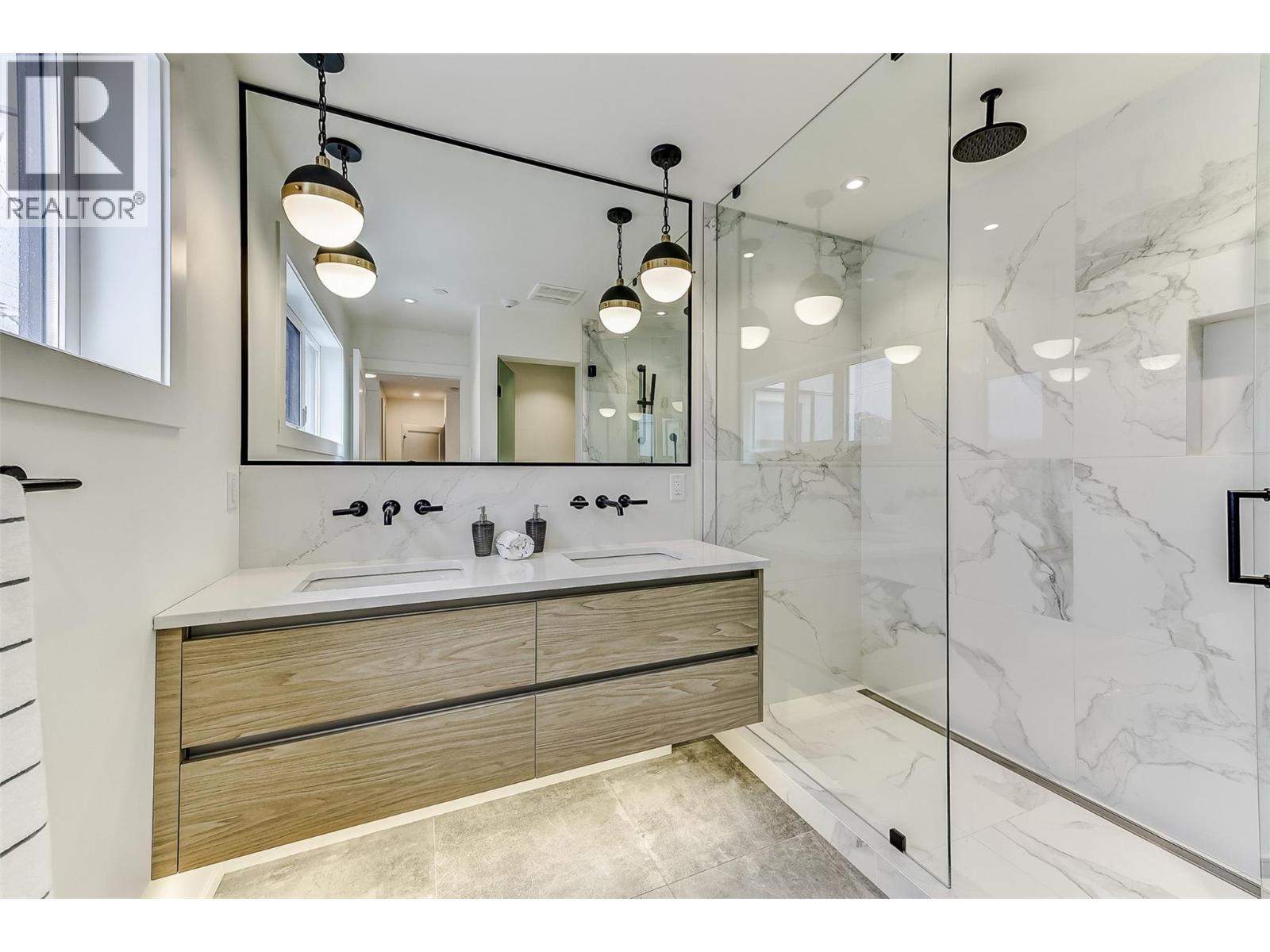 1308 Richter Street Unit# 106, Kelowna, BC - Indoor Photo Showing Bathroom