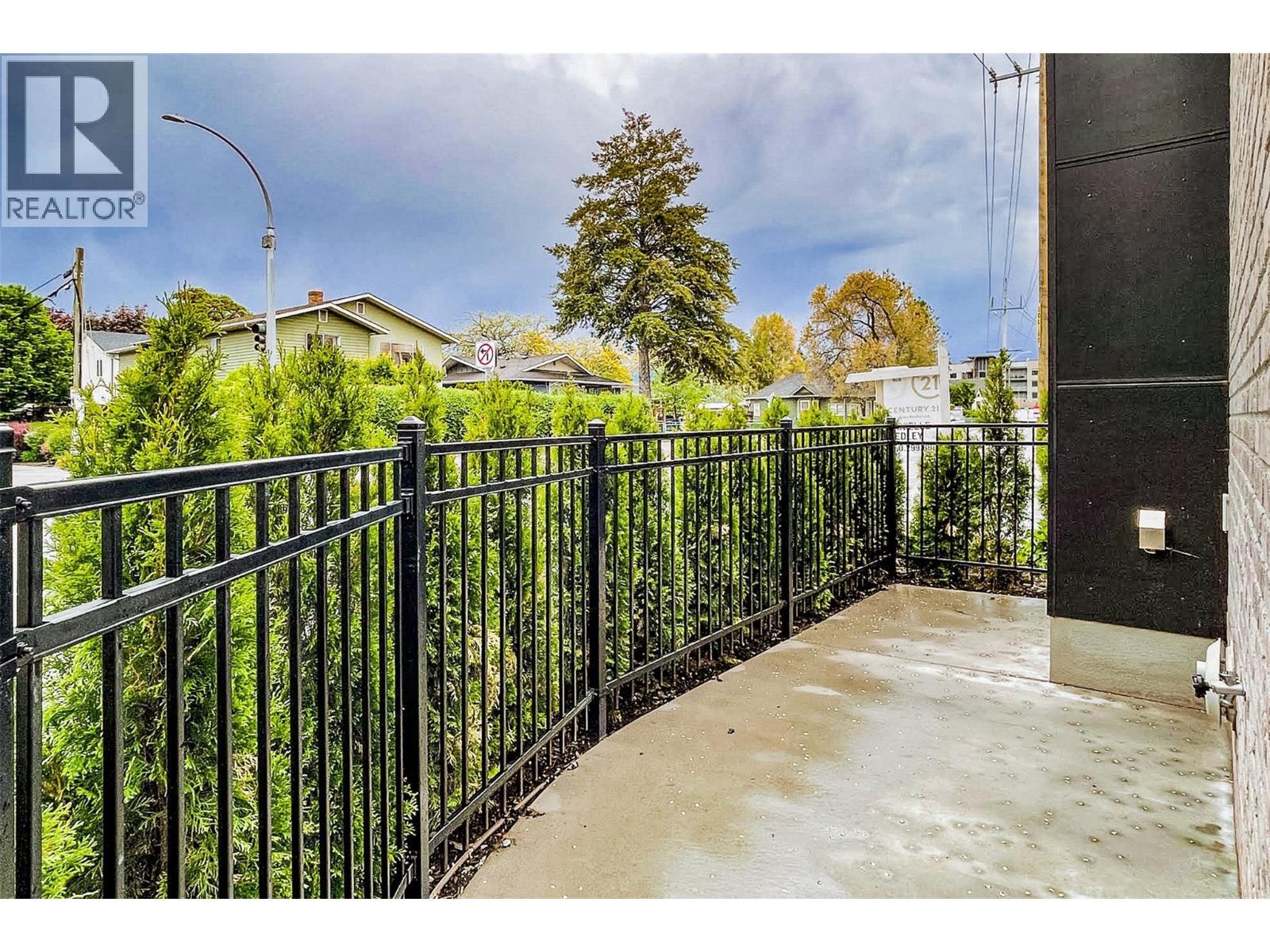 1308 Richter Street Unit# 106, Kelowna, BC - Outdoor
