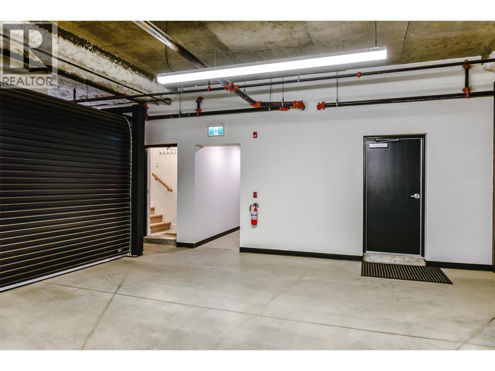 1308 Richter Street Unit# 106, Kelowna, BC - Indoor Photo Showing Garage