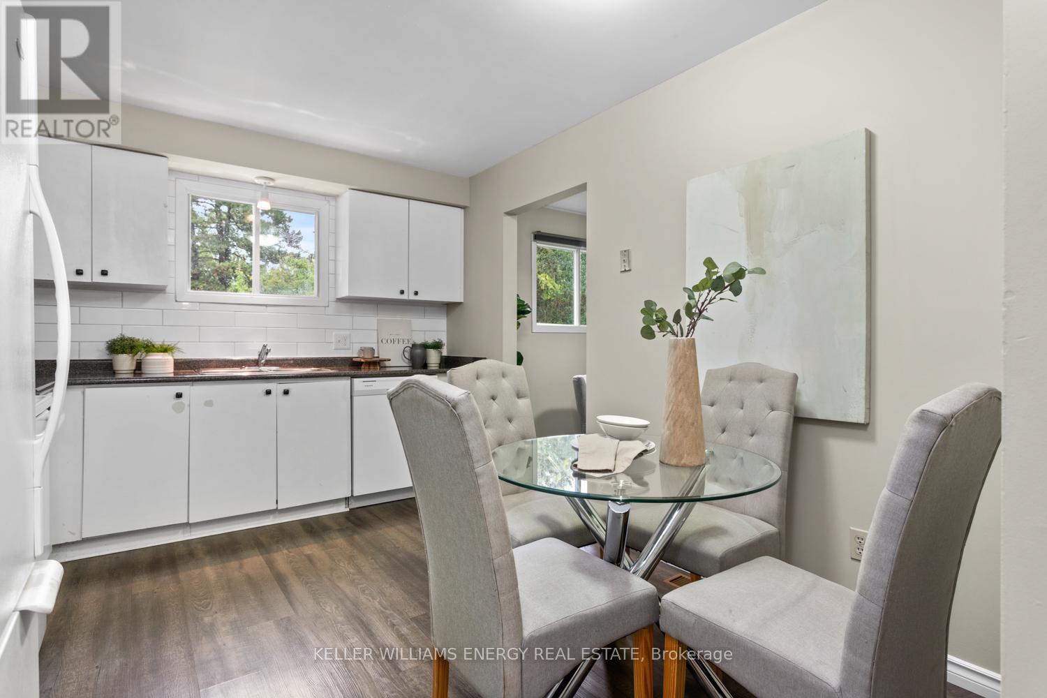 Upper - 929 Southdown Drive, Oshawa (Donevan), ON - Indoor Photo Showing Dining Room