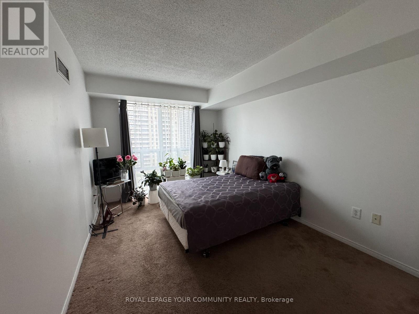 816 - 17 Michael Power Place, Toronto, ON - Indoor Photo Showing Bedroom