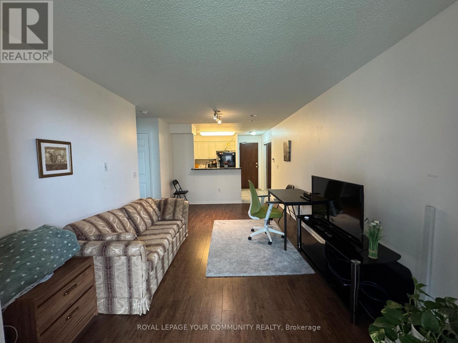 816 - 17 Michael Power Place, Toronto, ON - Indoor Photo Showing Other Room