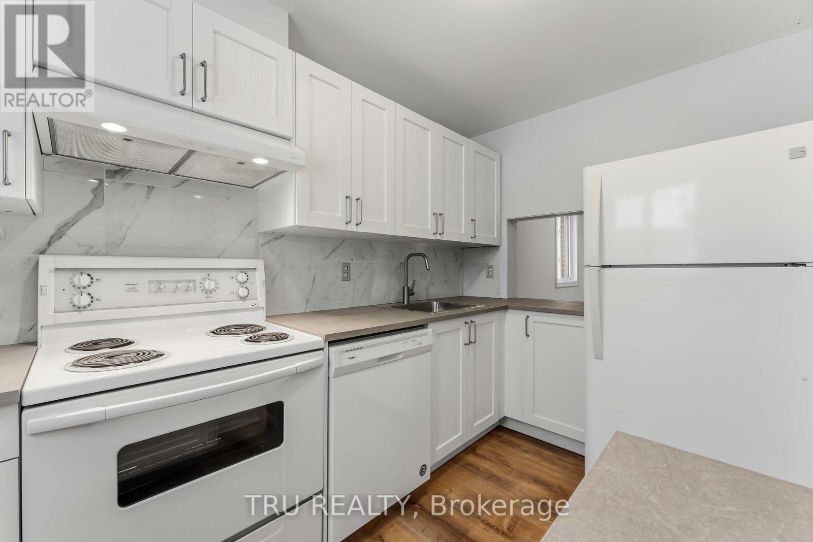 37 - 6512 Bilberry Drive, Ottawa, ON - Indoor Photo Showing Kitchen