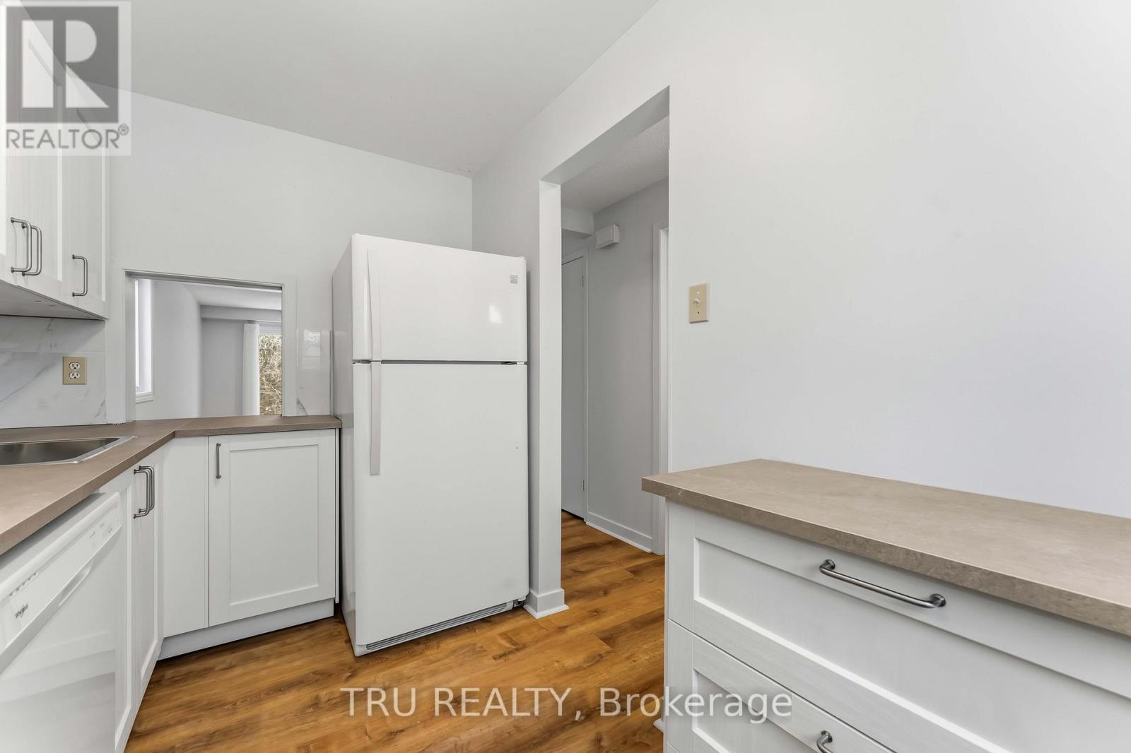 37 - 6512 Bilberry Drive, Ottawa, ON - Indoor Photo Showing Kitchen