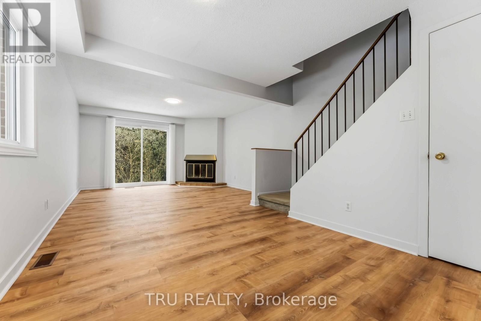 37 - 6512 Bilberry Drive, Ottawa, ON - Indoor Photo Showing Other Room