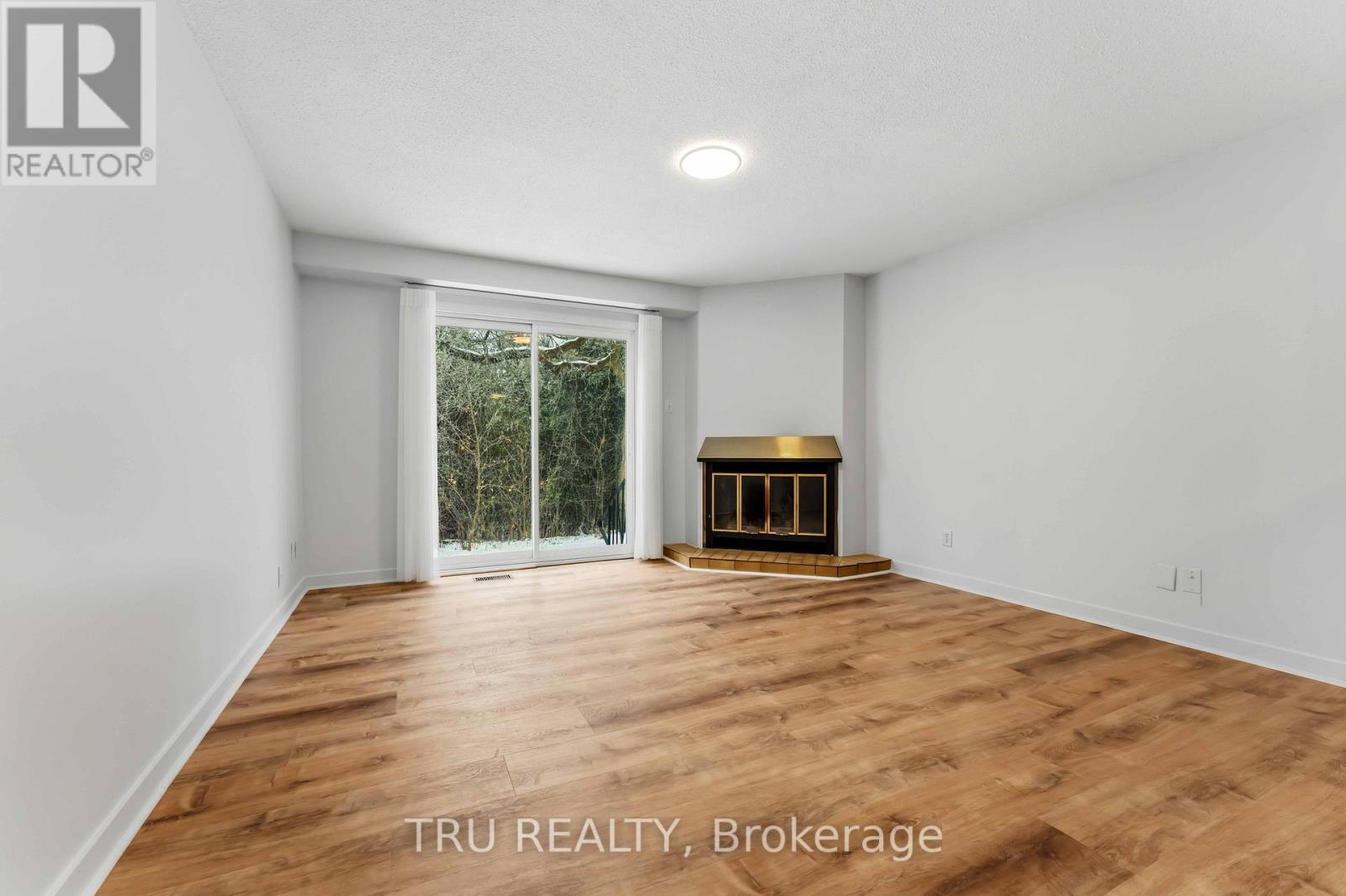 37 - 6512 Bilberry Drive, Ottawa, ON - Indoor With Fireplace