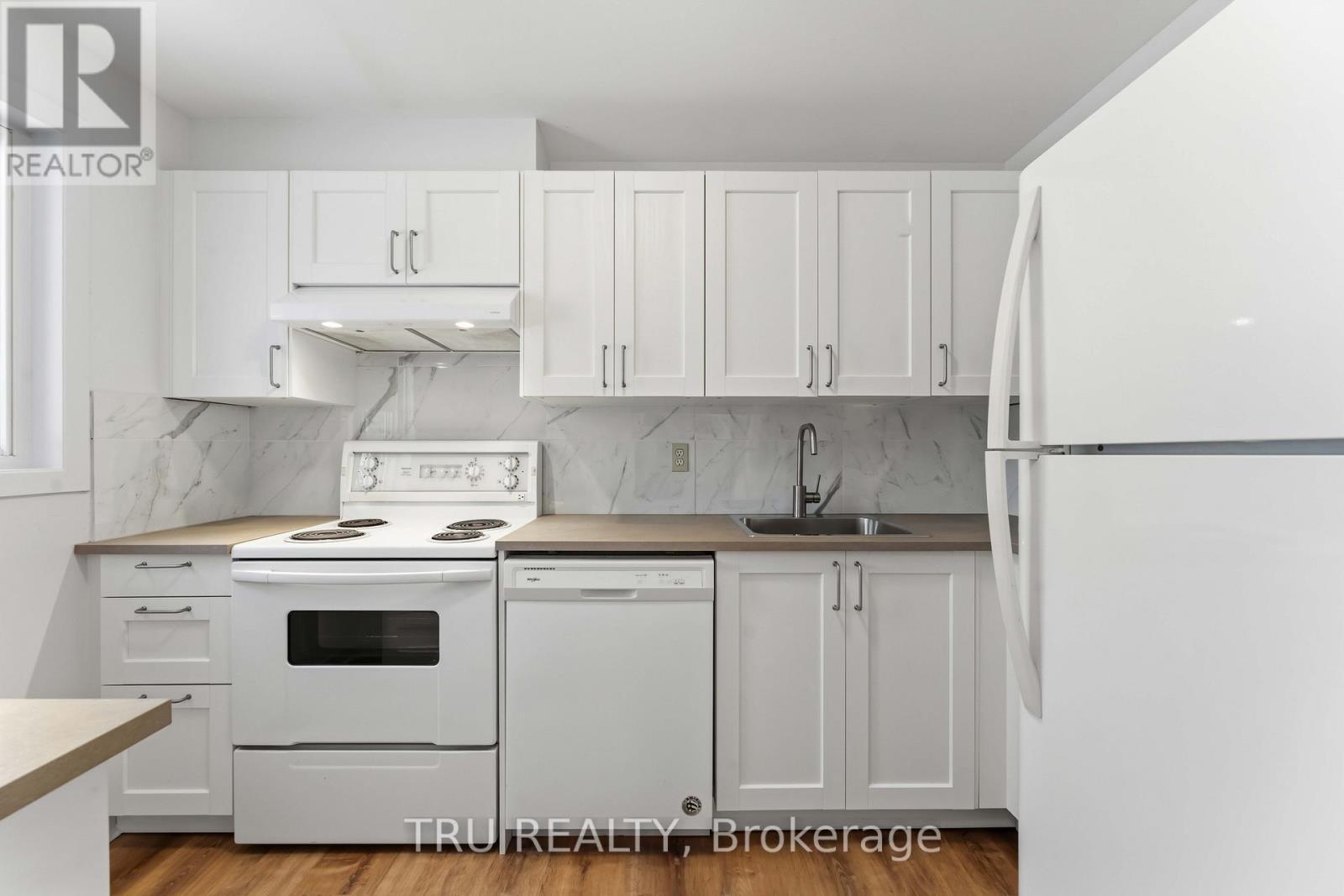 37 - 6512 Bilberry Drive, Ottawa, ON - Indoor Photo Showing Kitchen
