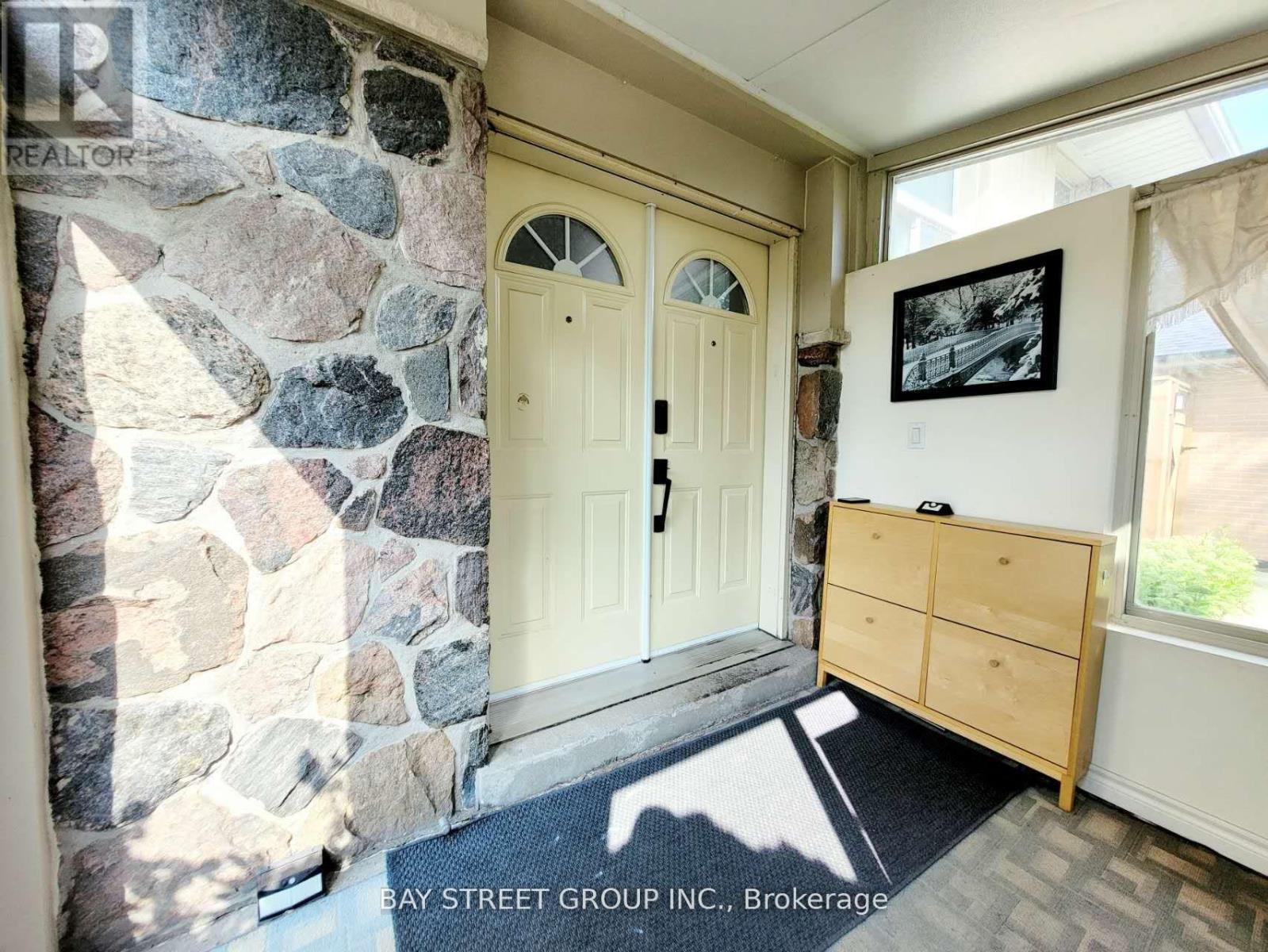 238 The West Mall, Toronto, ON - Photo Showing Other Room