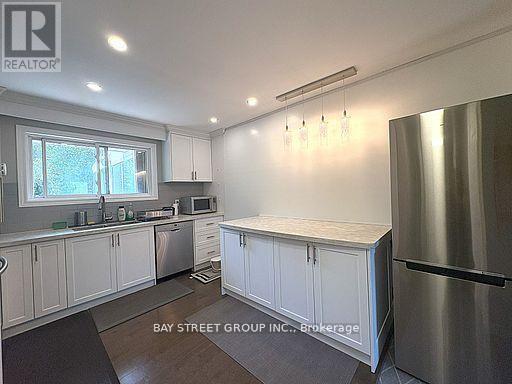 238 The West Mall, Toronto, ON - Indoor Photo Showing Kitchen
