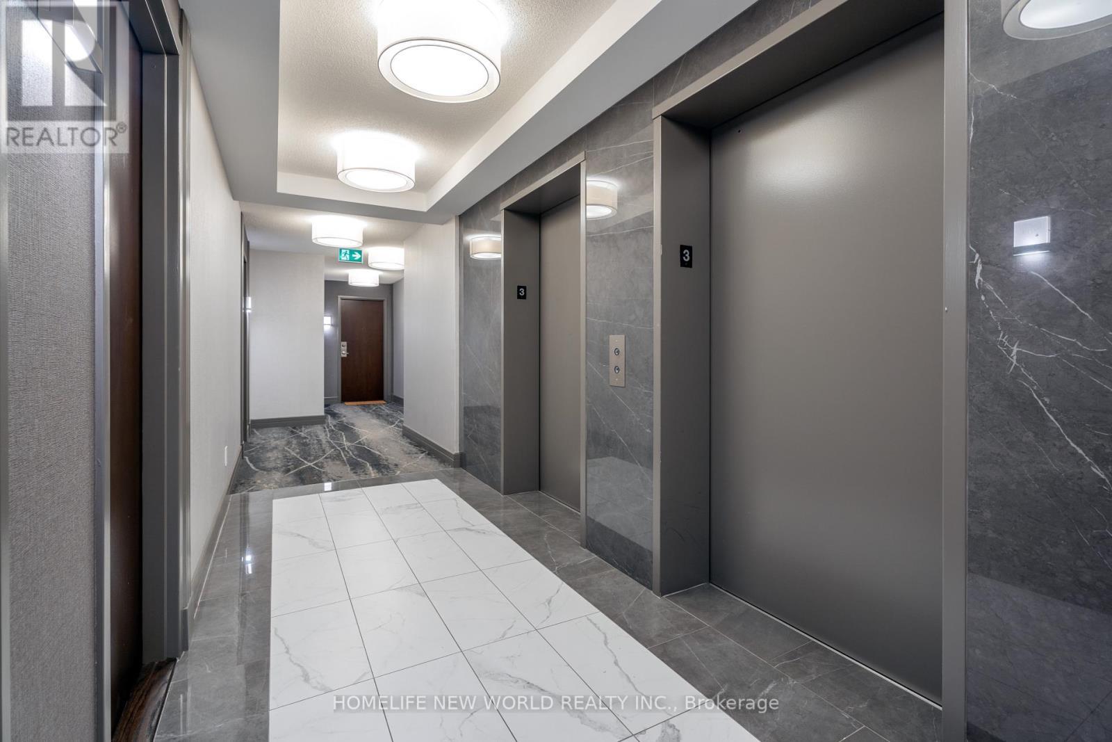 19 Avondale Avenue, Toronto, ON - Indoor Photo Showing Other Room