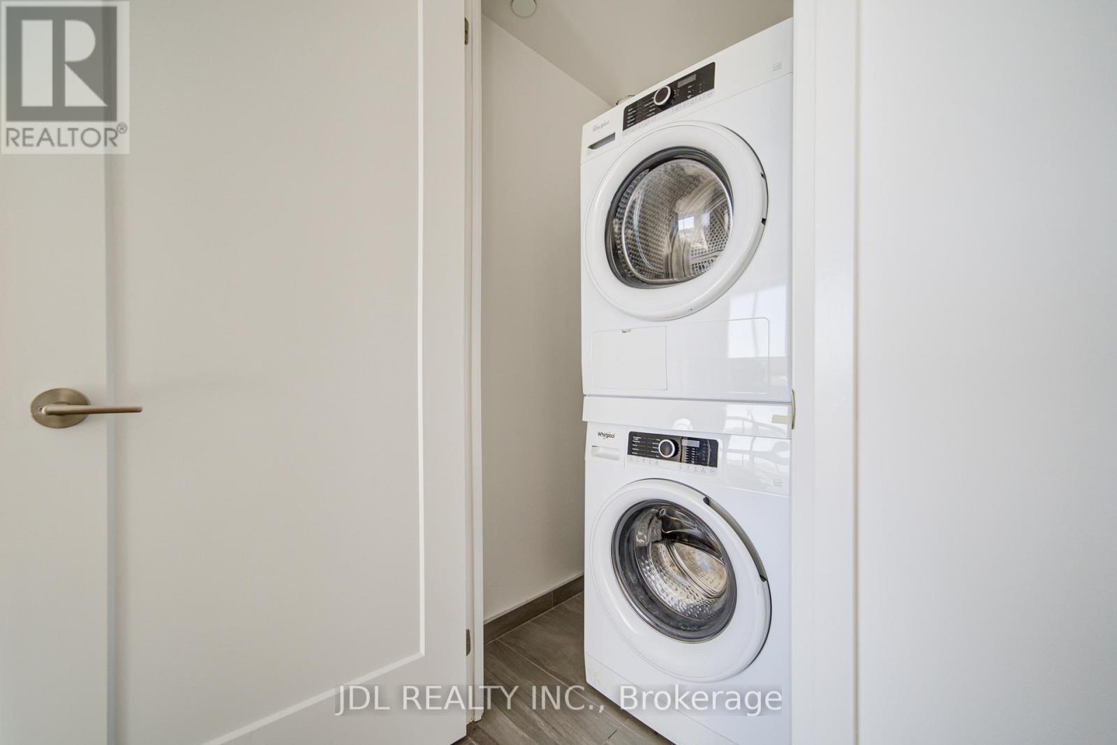 803 - 398 Highway 7 E, Richmond Hill, ON - Indoor Photo Showing Laundry Room