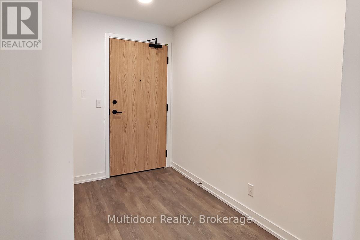 D-423 - 8 Beverley Glen Boulevard, Vaughan, ON - Indoor Photo Showing Other Room