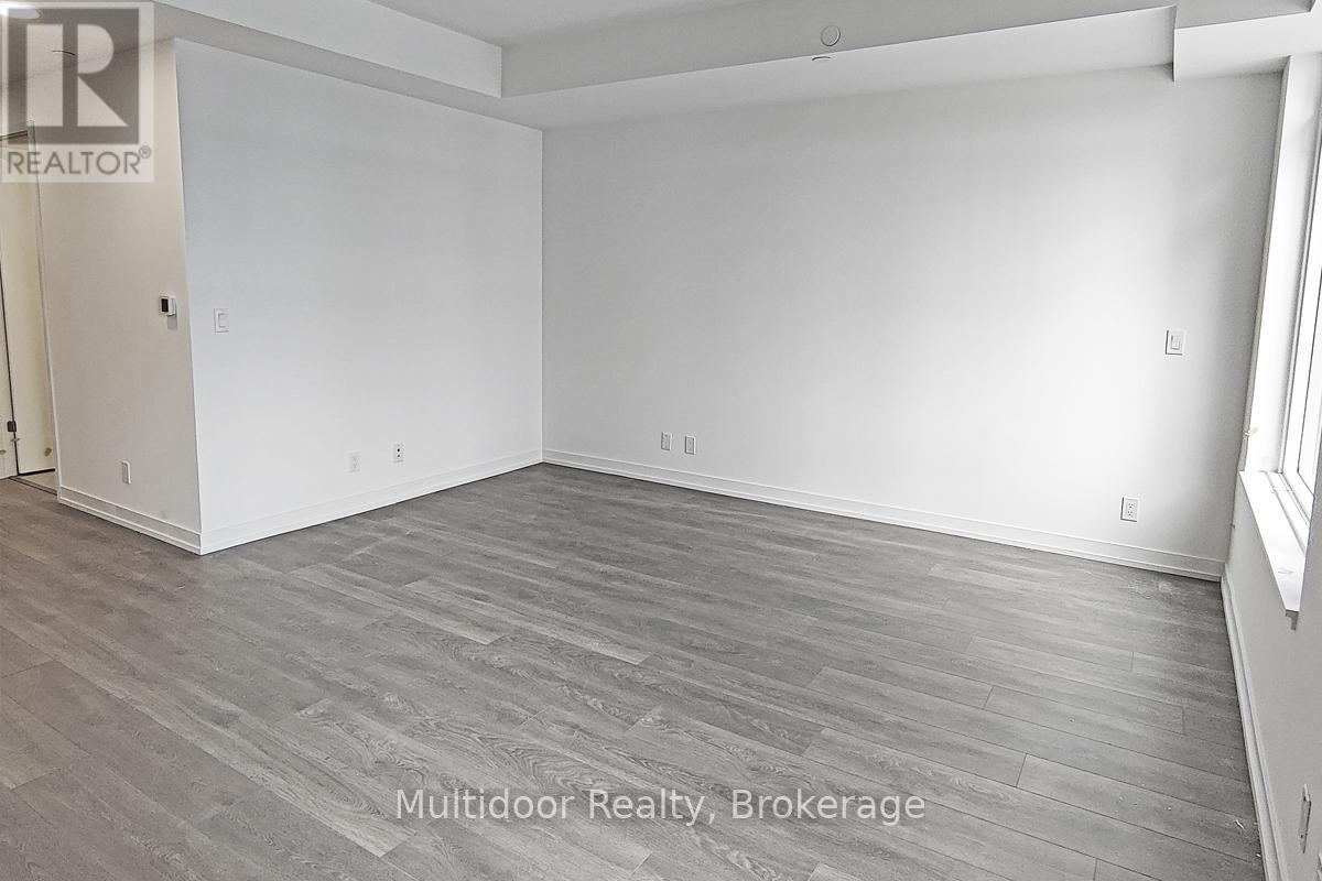 D-423 - 8 Beverley Glen Boulevard, Vaughan, ON - Indoor Photo Showing Other Room