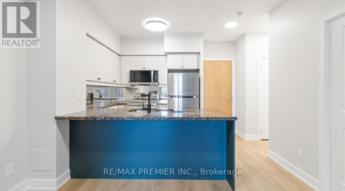 229 - 58 Marine Parade Drive, Toronto, ON - Indoor Photo Showing Kitchen