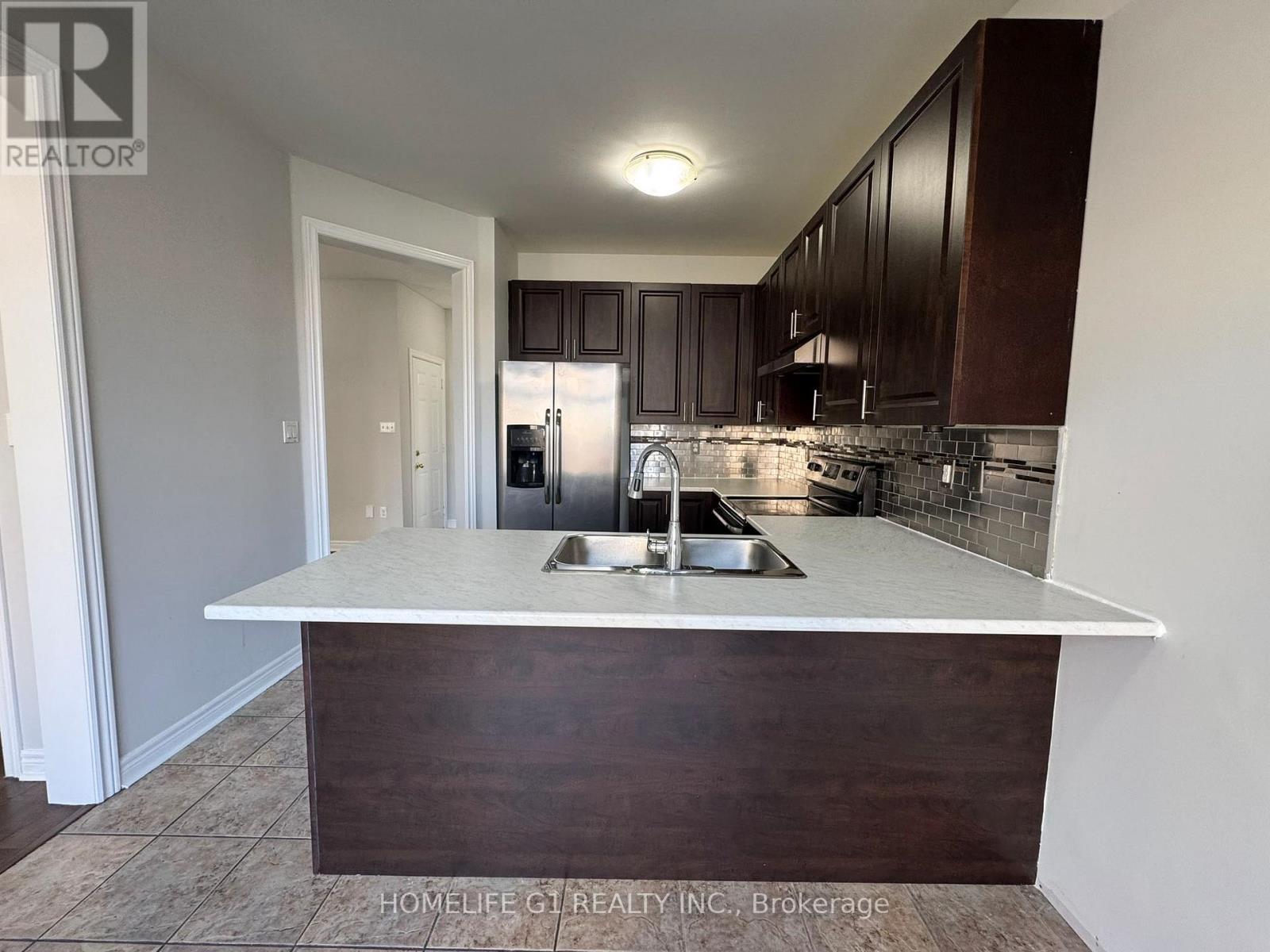7 Bryony Road, Brampton, ON - Indoor Photo Showing Kitchen