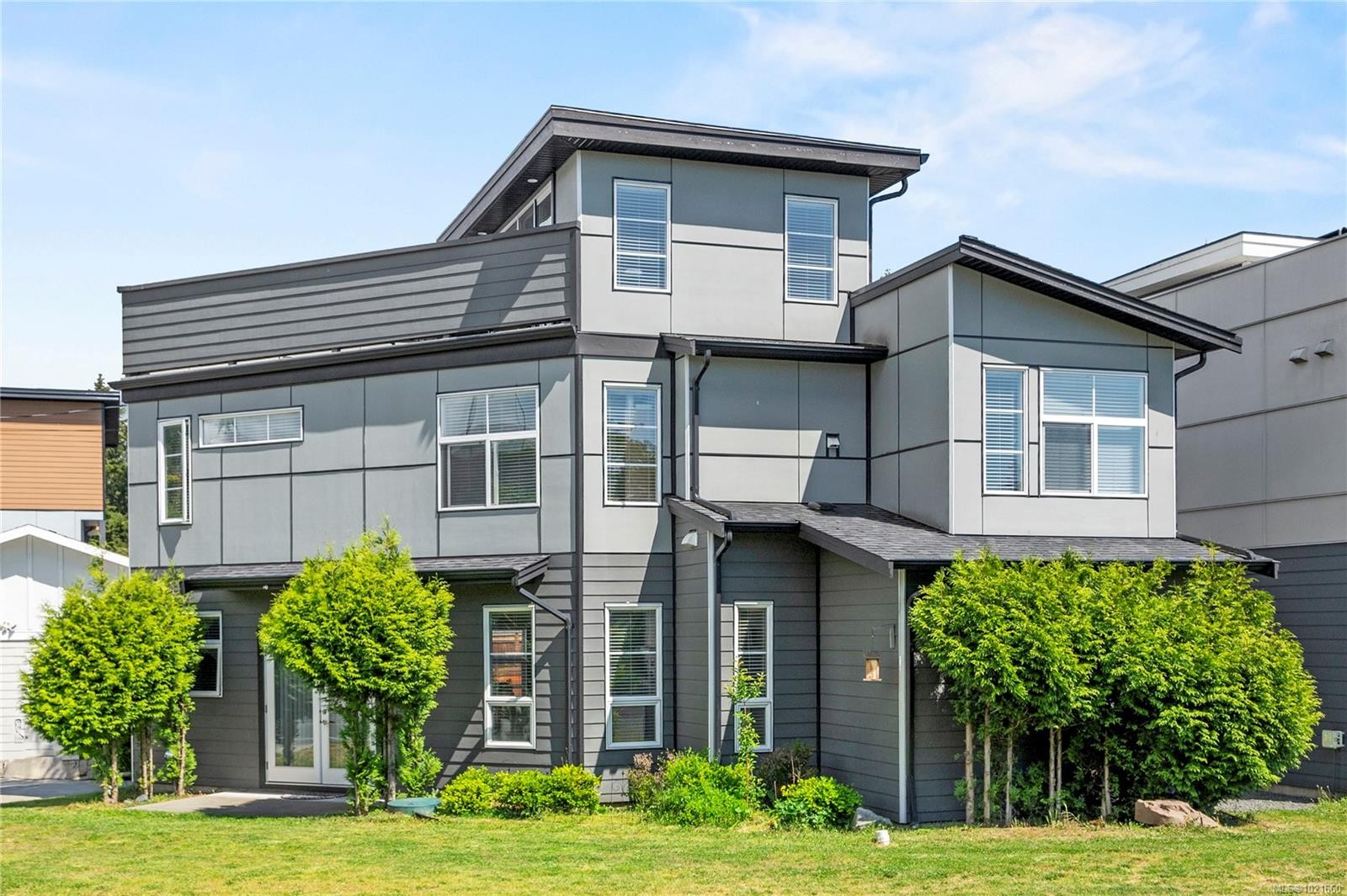 701 Strandlund Ave, Langford, BC