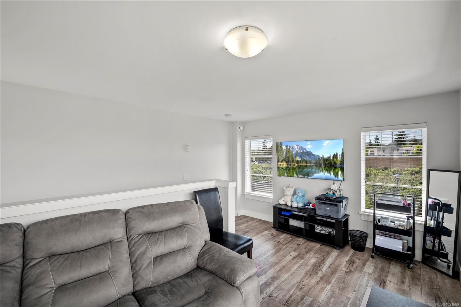 701 Strandlund Ave, Langford, BC