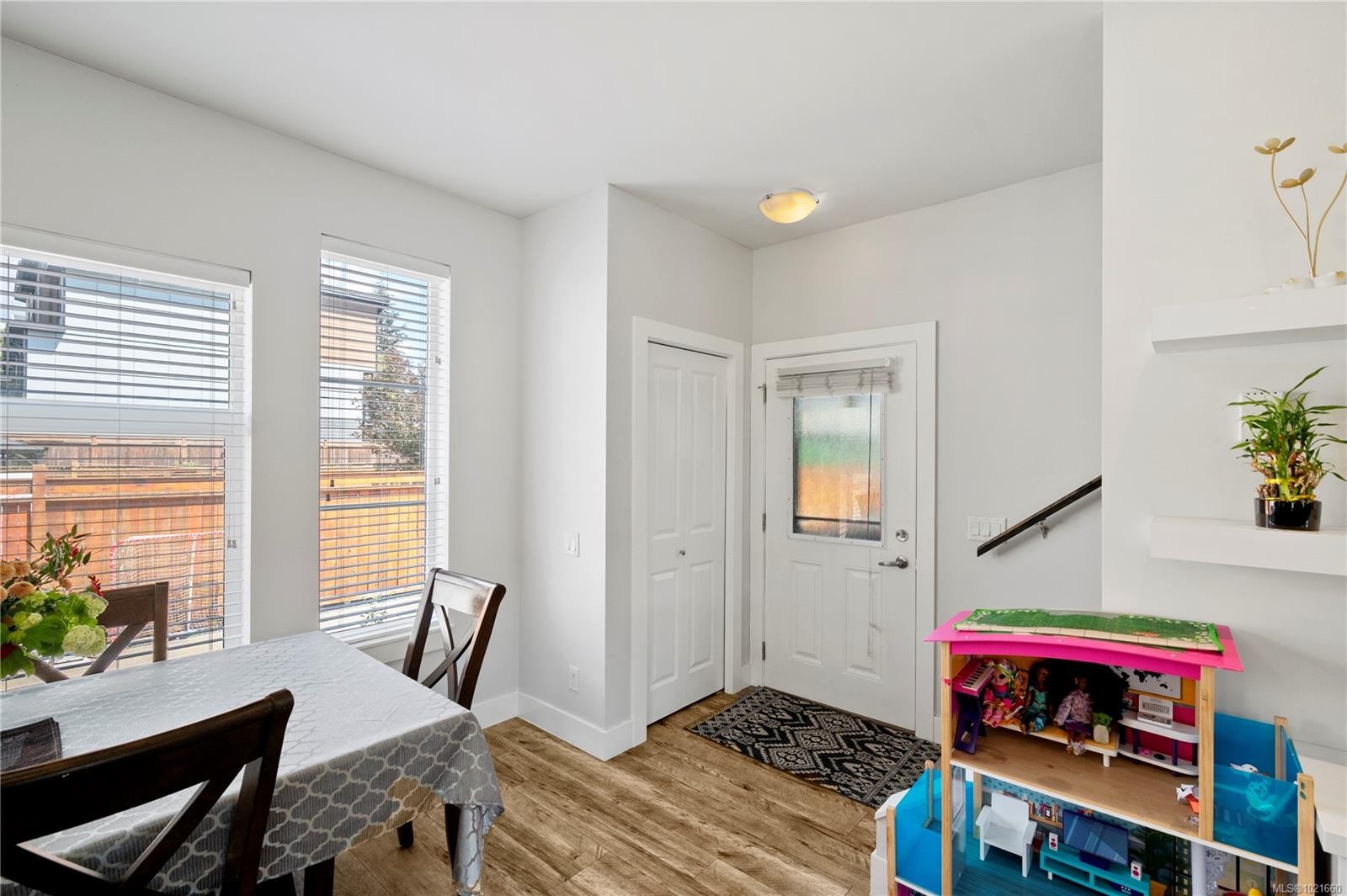 701 Strandlund Ave, Langford, BC