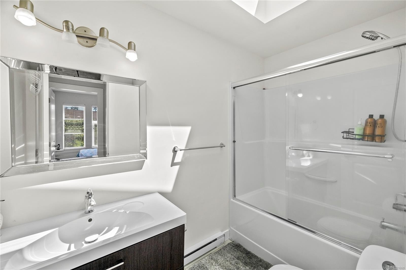 701 Strandlund Ave, Langford, BC