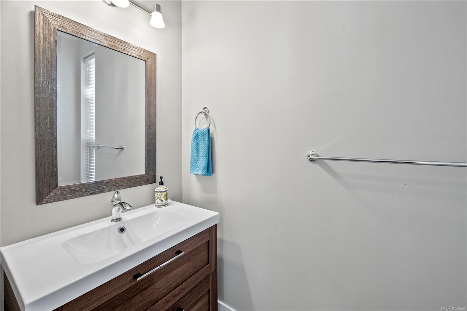 701 Strandlund Ave, Langford, BC