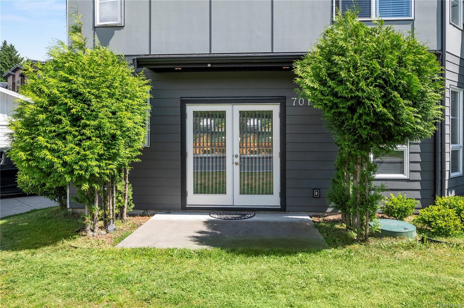 701 Strandlund Ave, Langford, BC