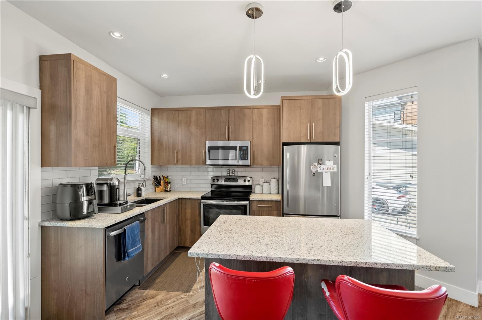 701 Strandlund Ave, Langford, BC