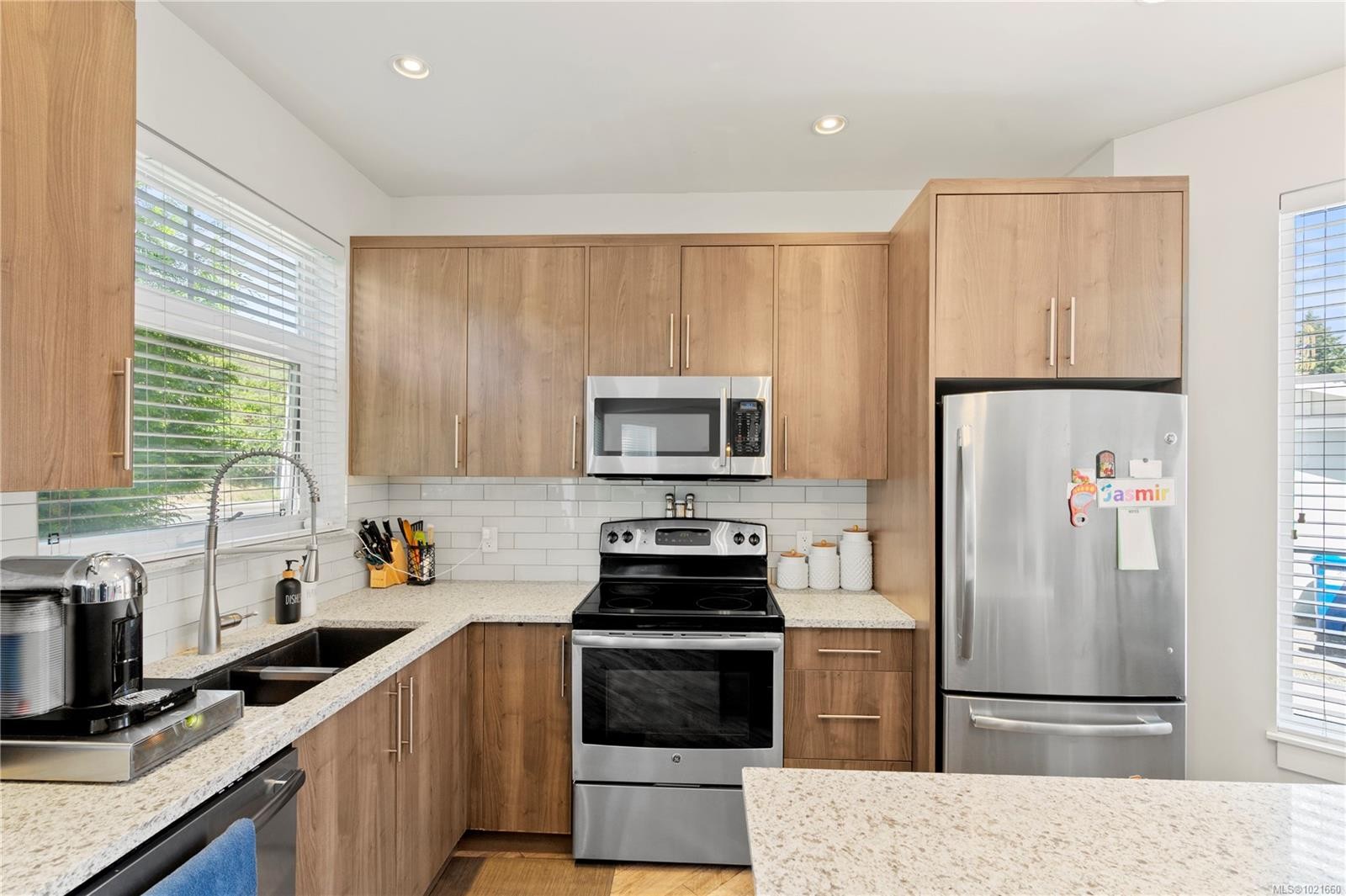 701 Strandlund Ave, Langford, BC