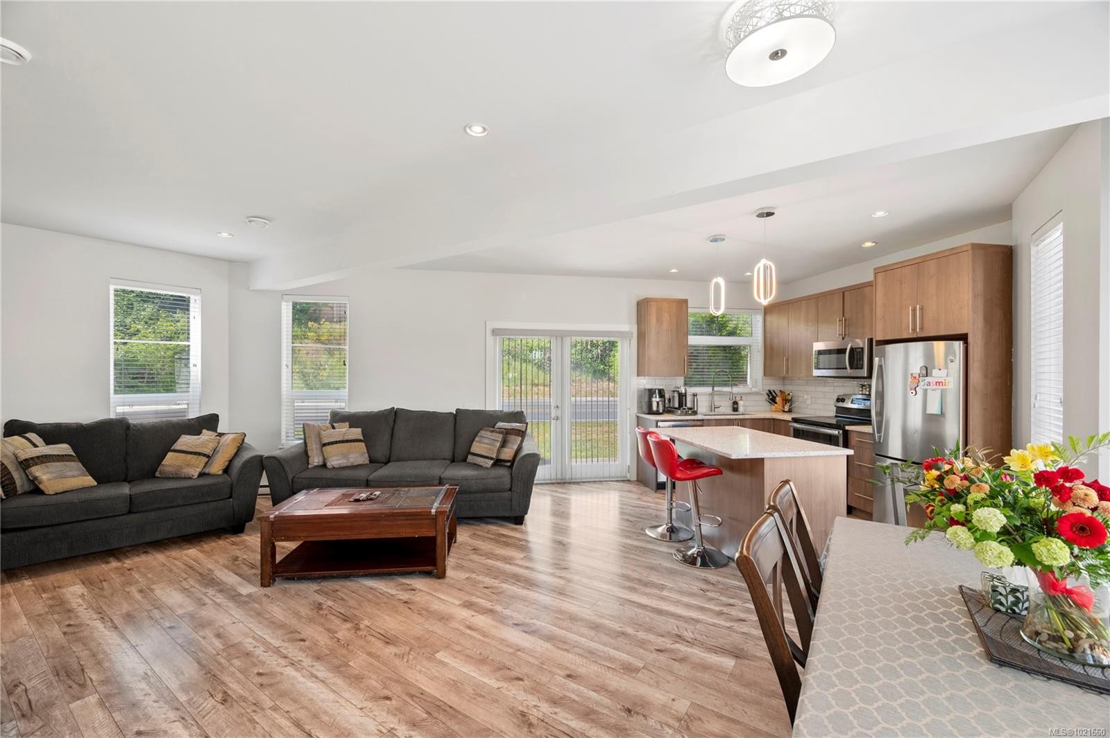 701 Strandlund Ave, Langford, BC