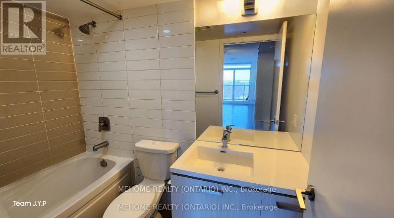 1813 - 125 Redpath Avenue, Toronto, ON - Indoor Photo Showing Bathroom