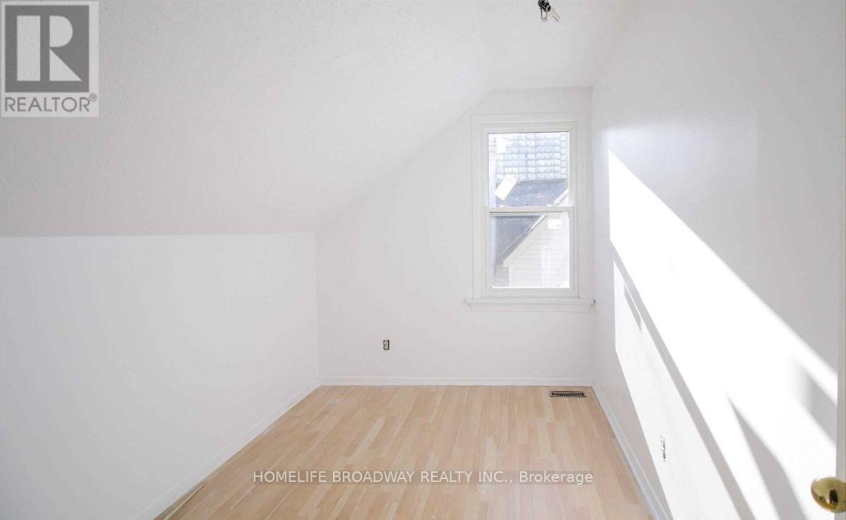 Bright Bedroom 2 (Great Office Space) - 1354 Caroline Street, Burlington, ON - Indoor Photo Showing Other Room