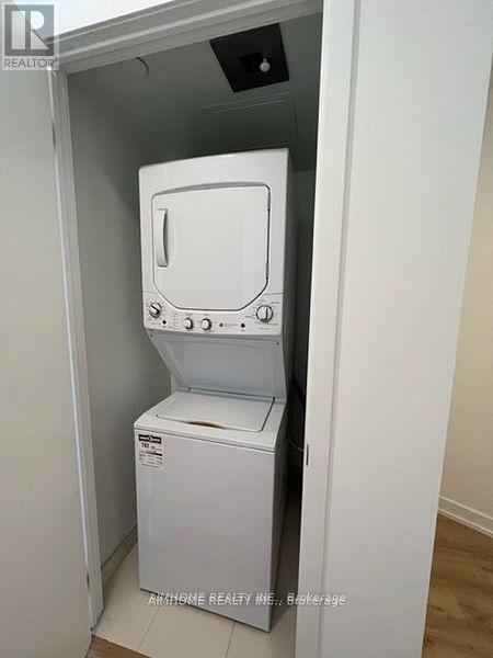 2601 - 135 East Liberty Street, Toronto, ON - Indoor Photo Showing Laundry Room