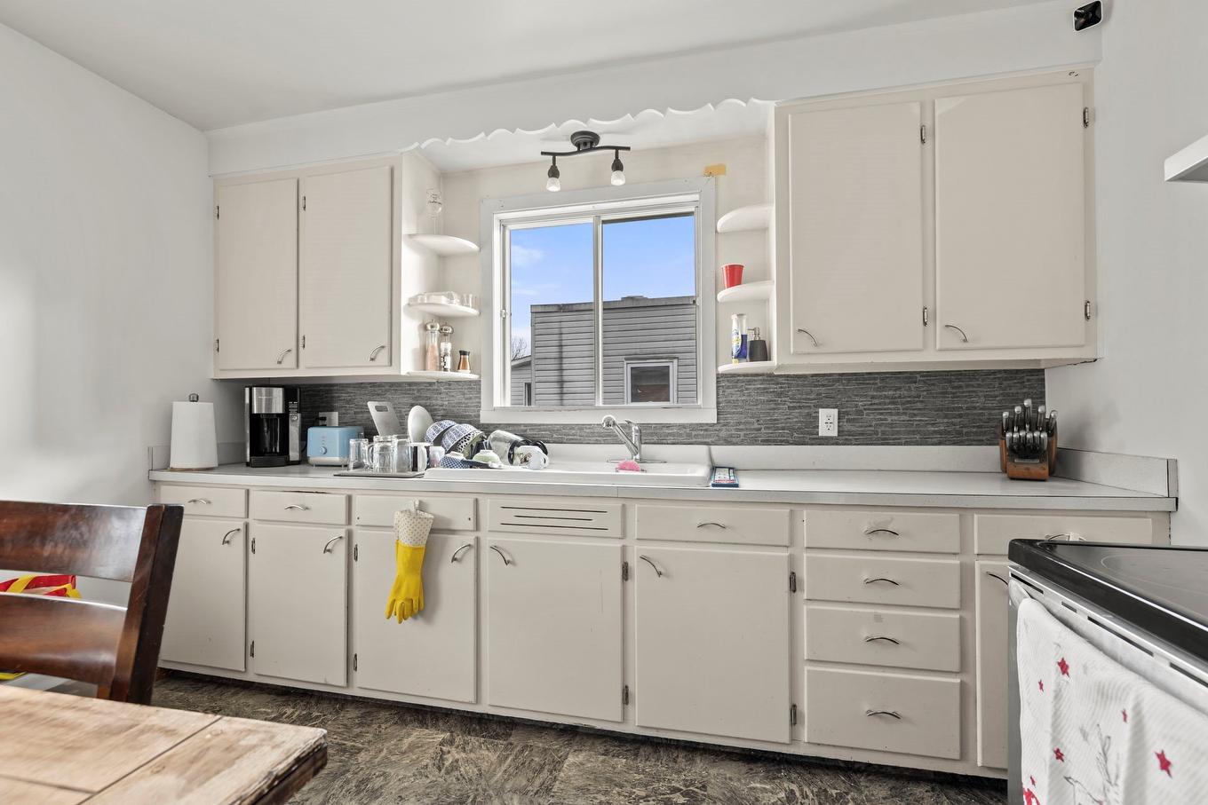 Cuisine - 115 - 115A Rue Mclaren, Salaberry-De-Valleyfield, QC - Indoor Photo Showing Kitchen