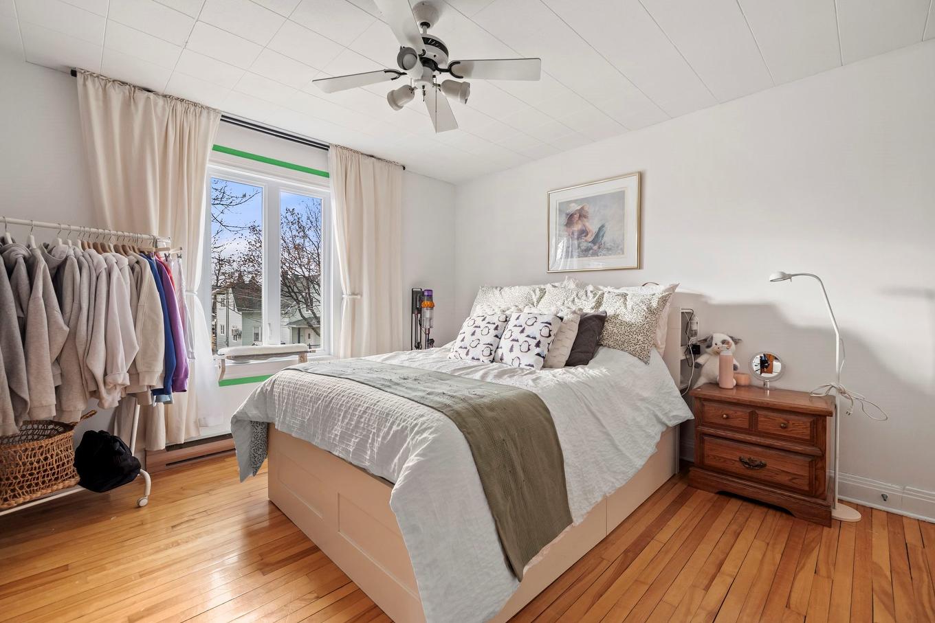 Chambre à coucher - 115 - 115A Rue Mclaren, Salaberry-De-Valleyfield, QC - Indoor Photo Showing Bedroom