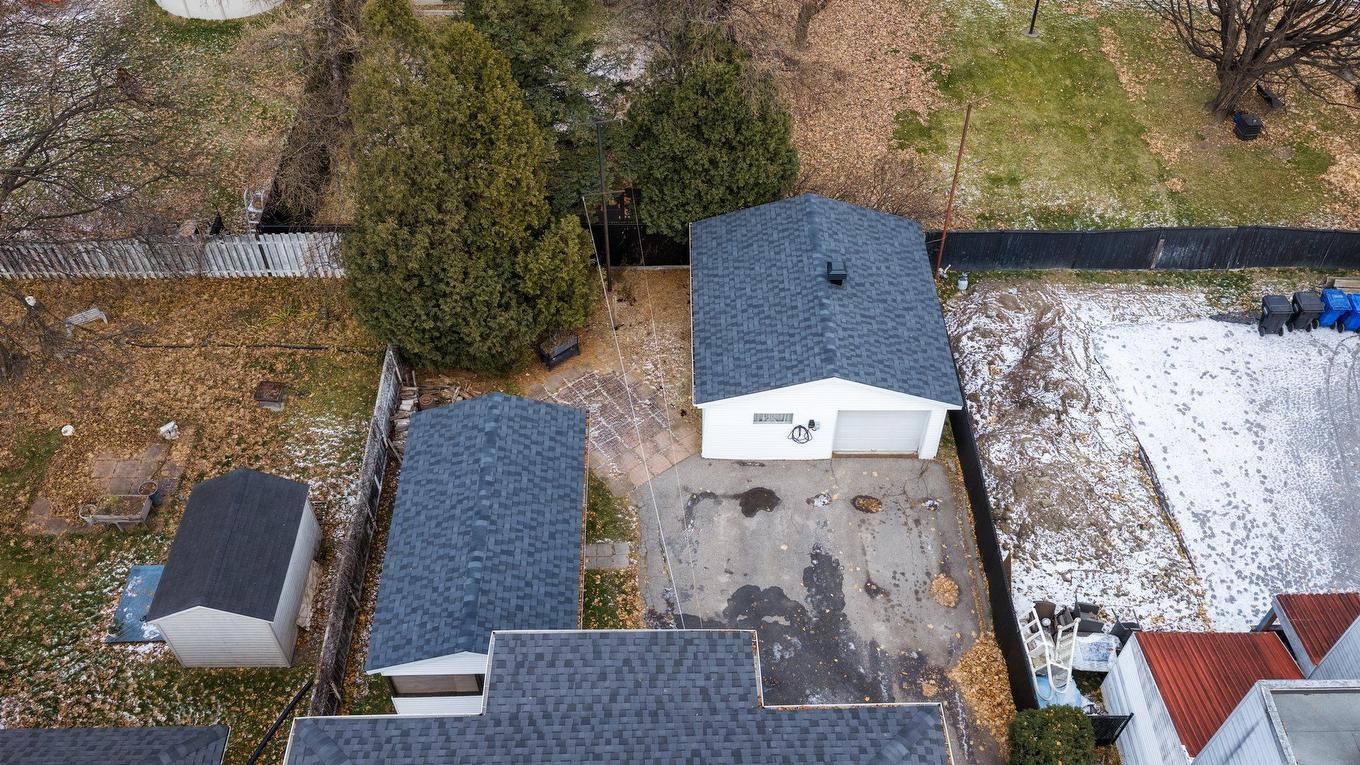 Photo aérienne - 115 - 115A Rue Mclaren, Salaberry-De-Valleyfield, QC - Outdoor