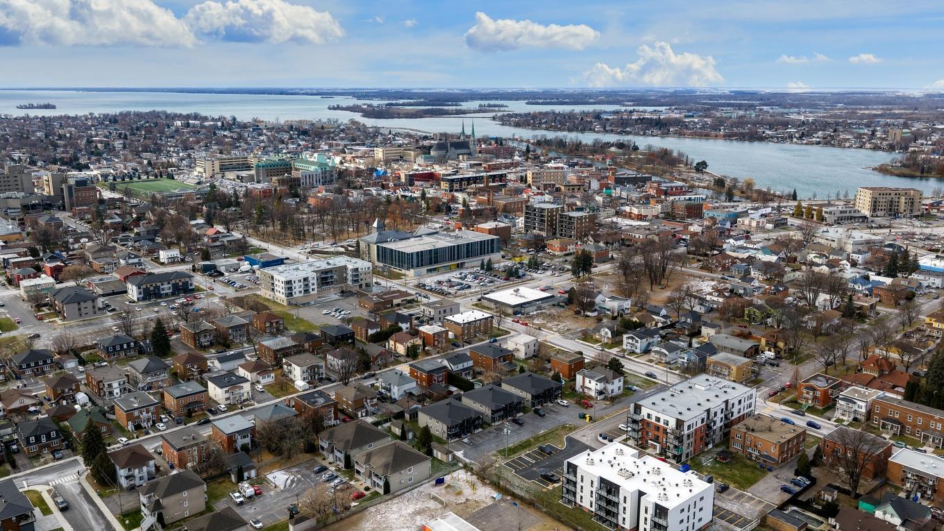 Photo aérienne - 115 - 115A Rue Mclaren, Salaberry-De-Valleyfield, QC - Outdoor With Body Of Water With View